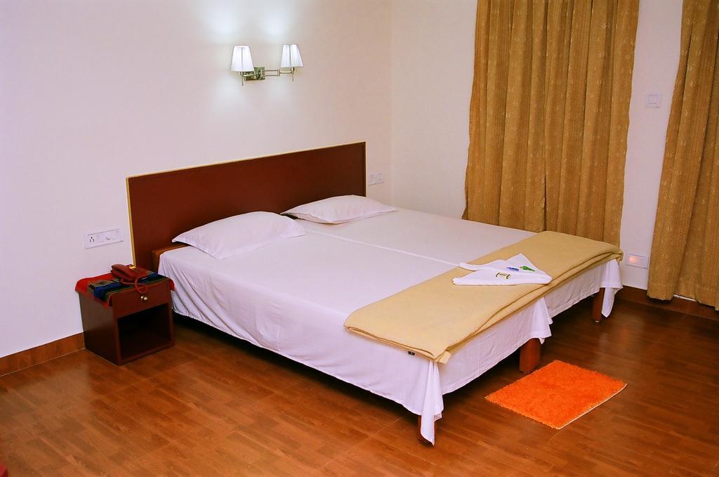 Hotel Srinivas Kochi Zewnętrze zdjęcie