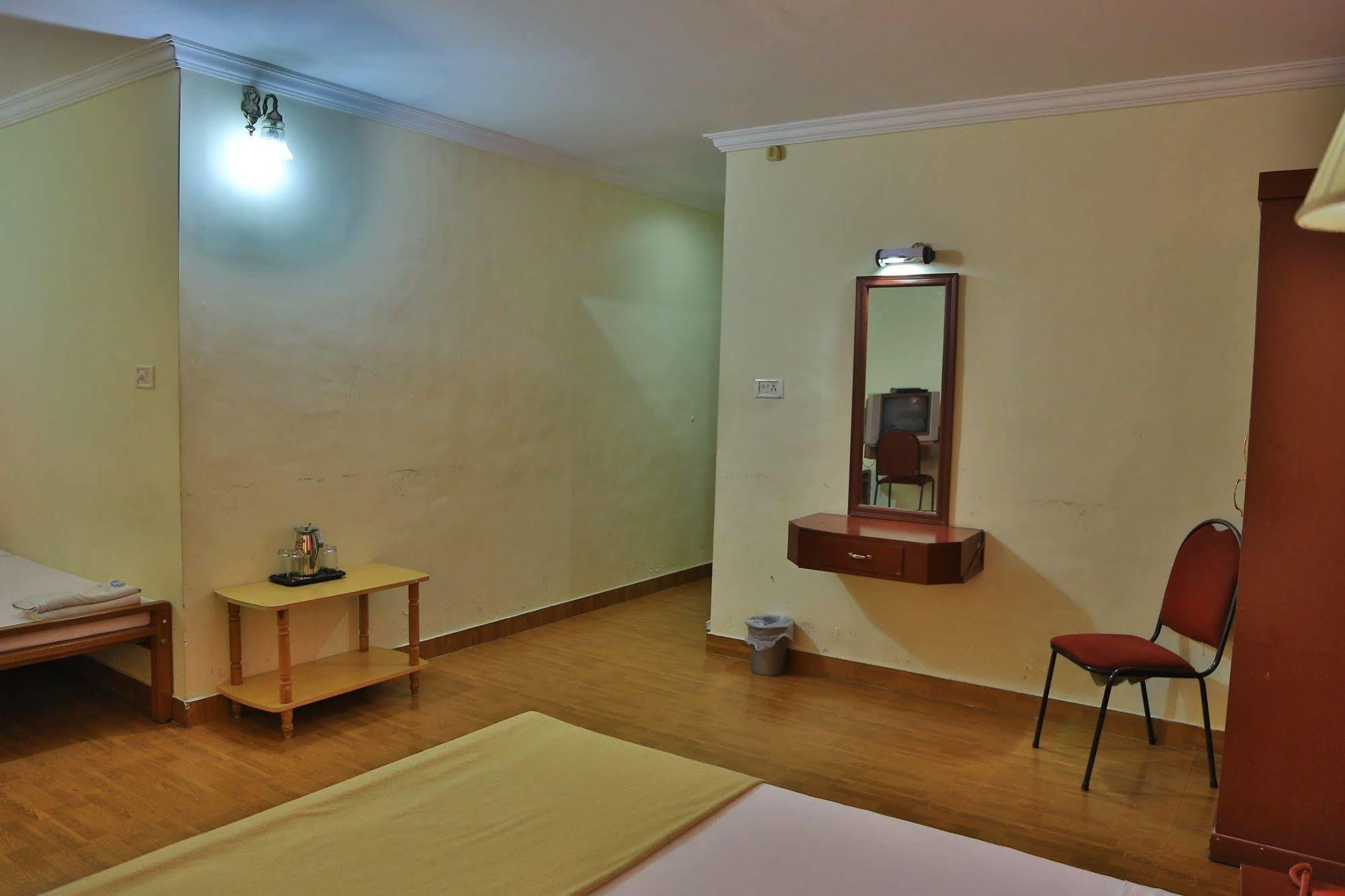 Hotel Srinivas Kochi Zewnętrze zdjęcie