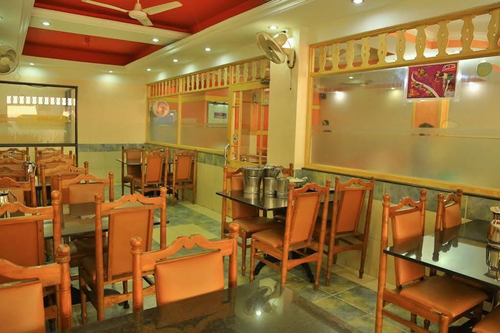 Hotel Srinivas Kochi Zewnętrze zdjęcie